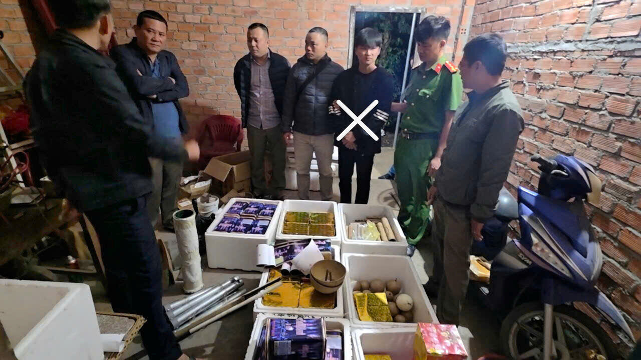 Công an Đắk Lắk phát hiện, xử lý đối tượng sản xuất pháo nổ để bán kiếm lời trong dịp Tết Nguyên đán. Ảnh: Công an cung cấp