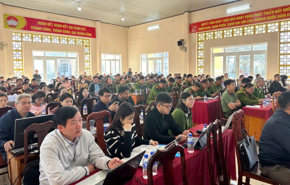 Quang canh buoi tap huan voi hon 200 nguoi tham du. Anh: Duy Tuan 