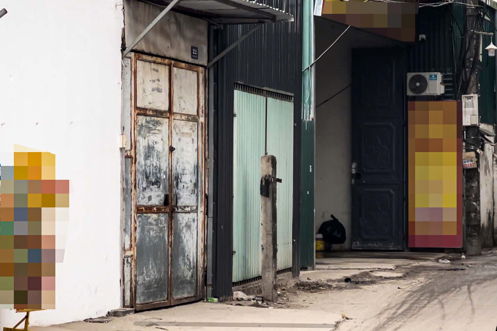 Địa chỉ số 22, ngõ 422 đường Xuân Phương luôn kín cổng, không tiếp người lạ. Ảnh: NHÓM PV