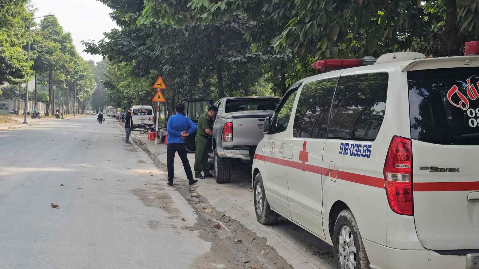 Công an đang điều tra làm rõ vụ nam thanh niên tử vong trong vườn cây ở khu công nghiệp. Ảnh: Đình Trọng