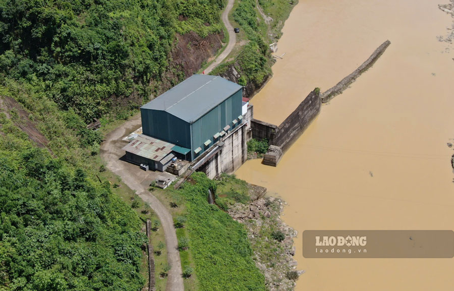 Khu vuc dap thuy dien cua Cong ty Co phan Xuan Thien Yen Bai. Anh: Van Duc 