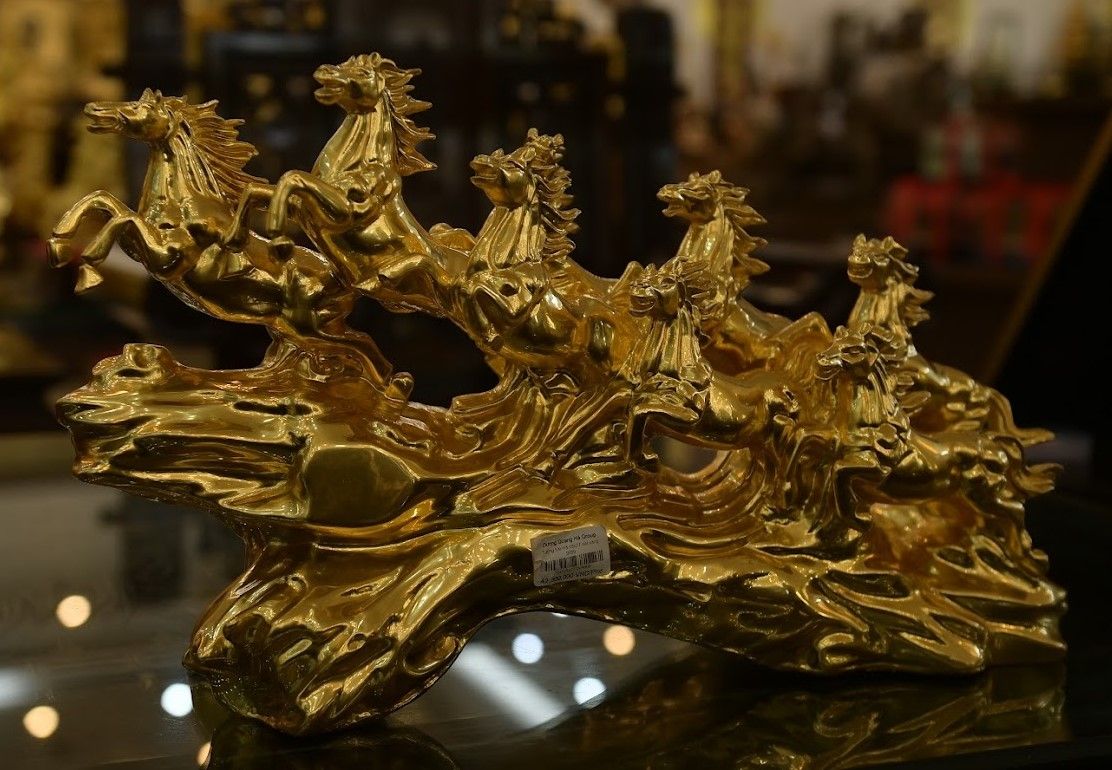 Nhung san pham qua tang duoc lam bang dong. Anh: Nguyen Truong