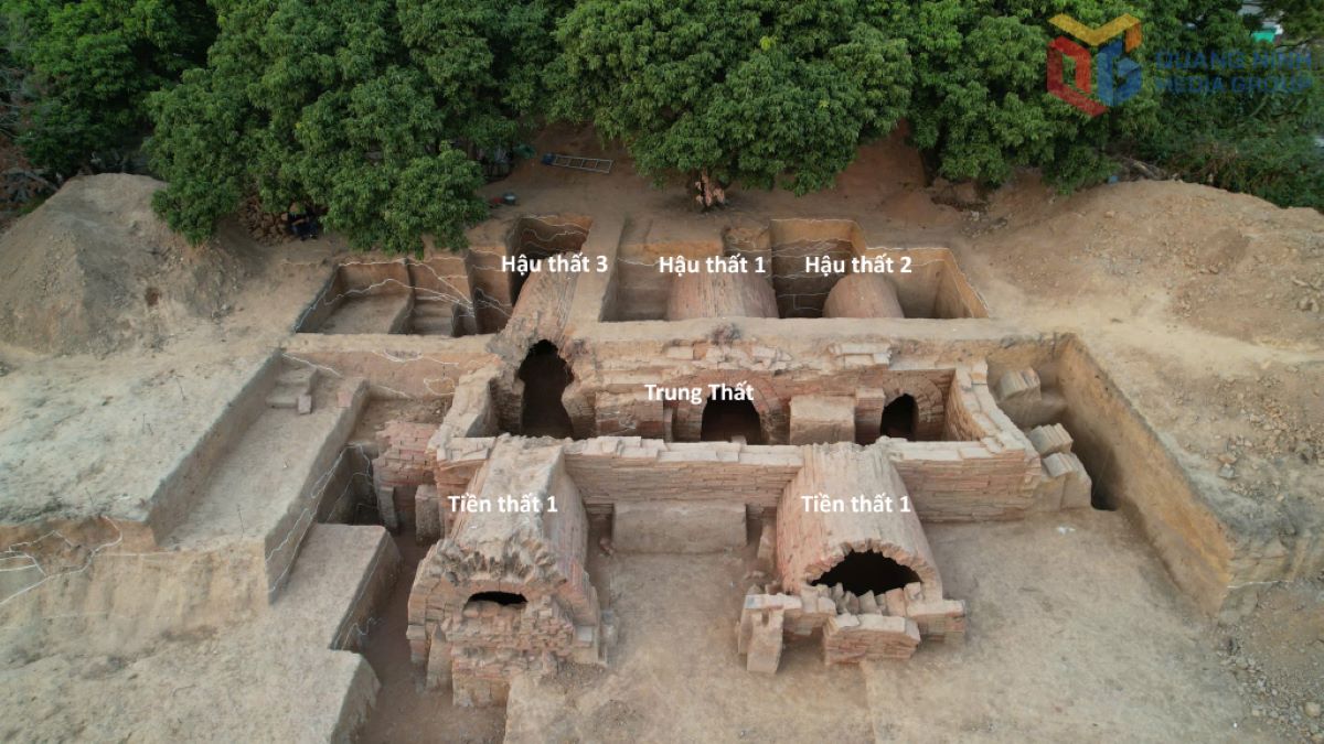 Ngoi mo co gan 2.000 nam tuoi vua duoc khai quat. Anh: Xuan Hoa