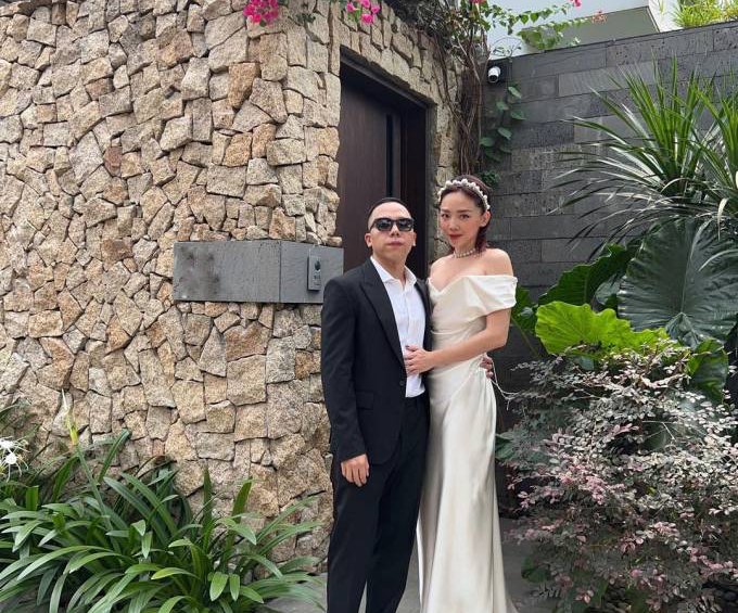 Toc Tien and Hoang Touliver used to live in villas in Ho Chi Minh City. Photo: Artist provided.