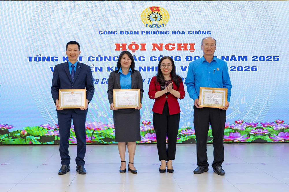 27 grassroots trade unions directly under Hoa Cuong Ward Trade Union have excellently completed their tasks in 2025. Photo: Da Nang Trade Union.