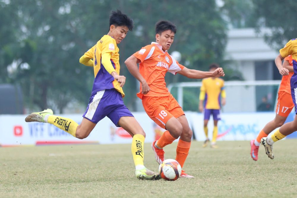 U19 Dong Thap tao ra the tran tot truoc U19 Da Nang. Anh: VFF