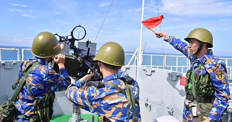 Inside Dk1 Rigs Officers and soldiers of DK1 Oil Rig look towards the 14th Party Congress