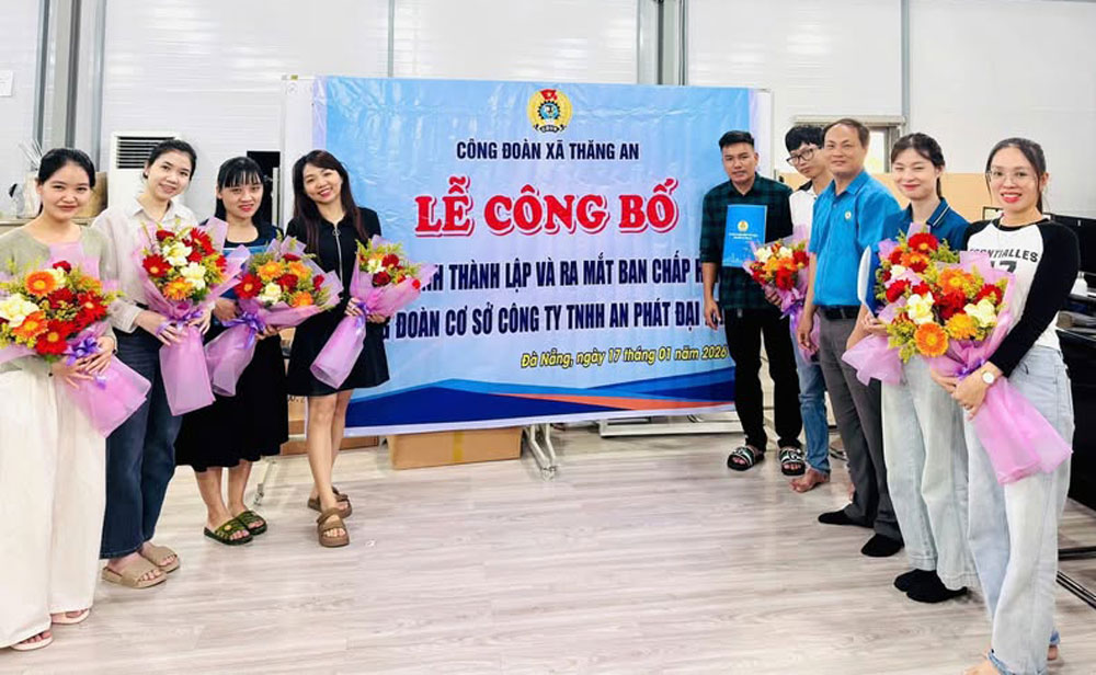Launching the Executive Committee of the grassroots Trade Union of An Phat Dai Nam Co., Ltd. Photo: Thang An Commune Trade Union.