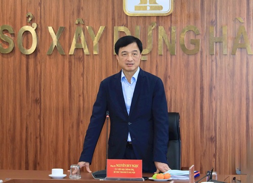 Bi thu Thanh uy Ha Noi Nguyen Duy Ngoc yeu cau quyet liet thao go cac diem nghen do thi. Anh: Quang Thai