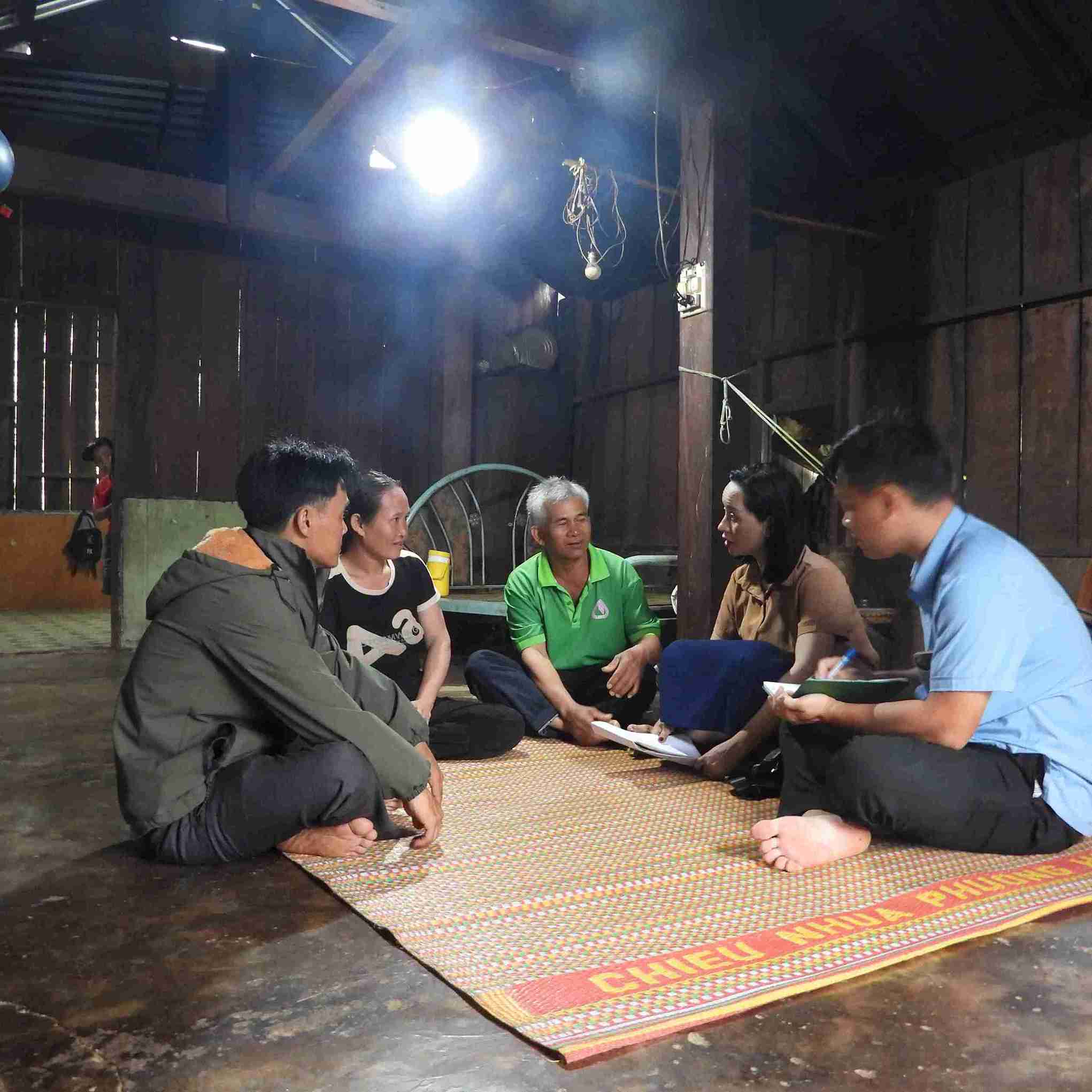 Dong bao dan toc thieu so o dia ban luon tin tuong vao cac quyet sach lon cua Dang va Nha nuoc. Anh: Bao Trung