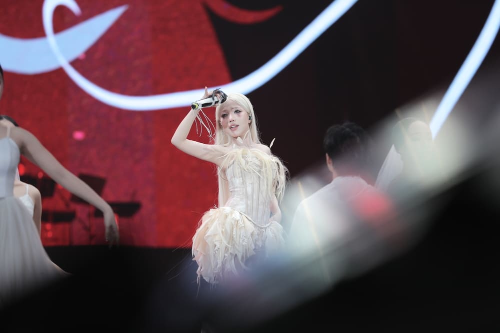 Million-view girl Phung Khanh Linh explodes on the GENfest presends MBillion stage in Hanoi. Photo: Bin Leo