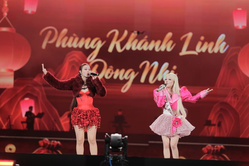 Phung Khanh Linh hanh phuc 