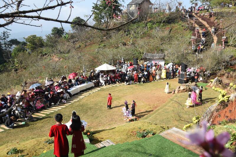 Phan thi thoi trang thuc canh cua cac truong mam non phuong Moc Chau. Anh: Trung Hai