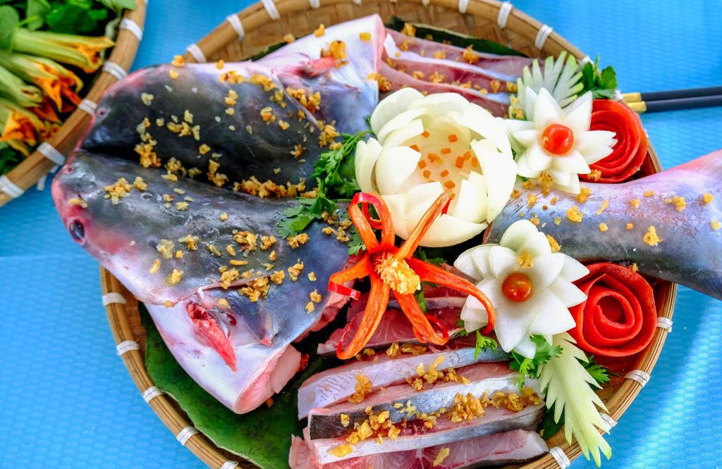 Ca tra tai cuoc thi Che bien mon ngon tu ca tra trong khuon kho Le hoi ca tra lan thu I nam 2022. Anh: Thanh Mai