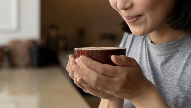 Should drink cold or hot tea. Photo: Thuy Duong