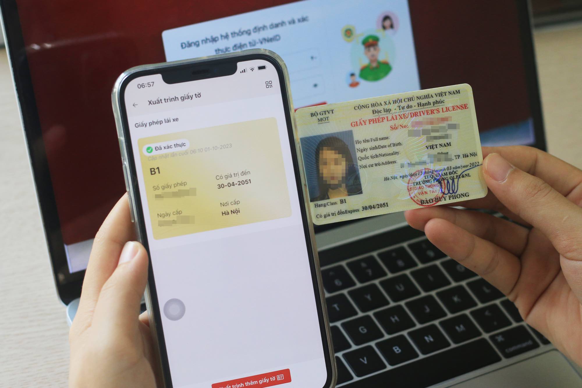 Việc cấp đổi bằng lái xe là vấn đề được nhiều bạn đọc quan tâm. Ảnh: Khánh An