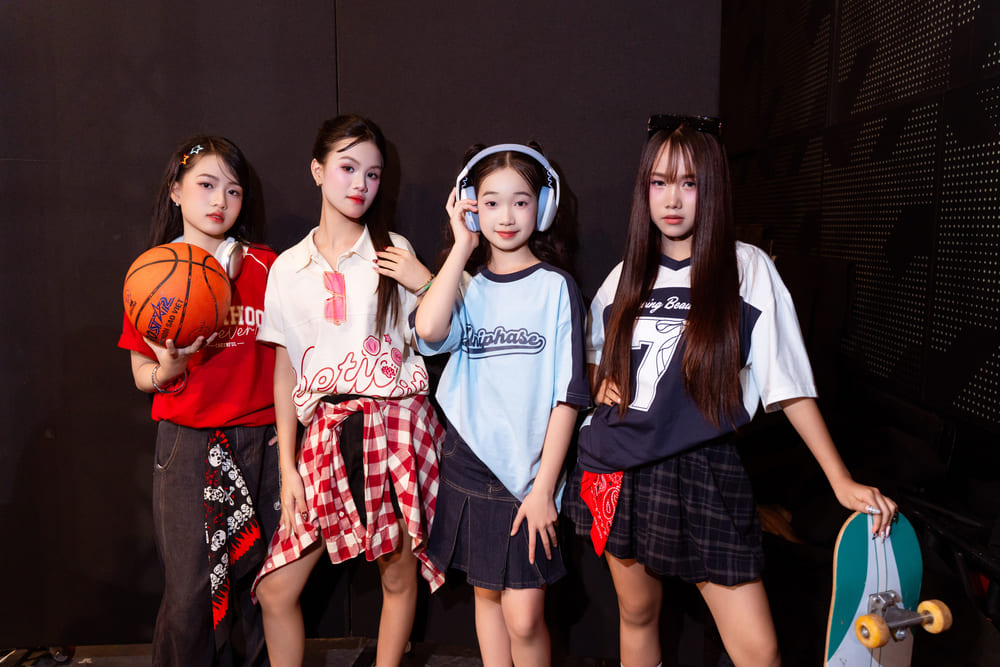 Chuong trinh huong toi viec xay dung mot san choi lanh manh, nhan van, noi tre em duoc cong nhan khong chi bang thanh tich ma bang ca hanh trinh truong thanh.