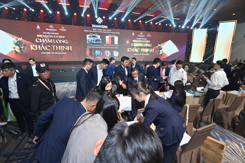 Nearly 300 products were ordered at the Dragon Eden project opening ceremony. Photo: CDT