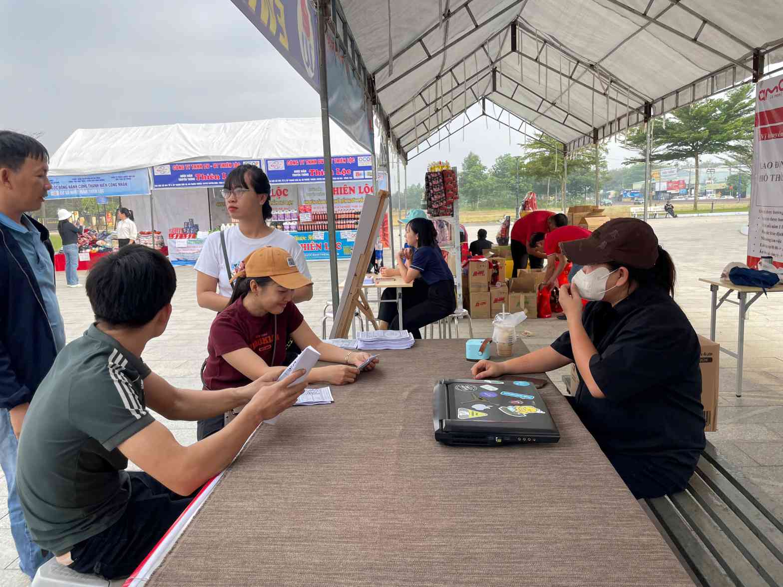 Cong doan xa Bau Bang se tang cuong ket noi ho tro nguoi lao dong tim kiem viec lam. Anh: Dinh Trong