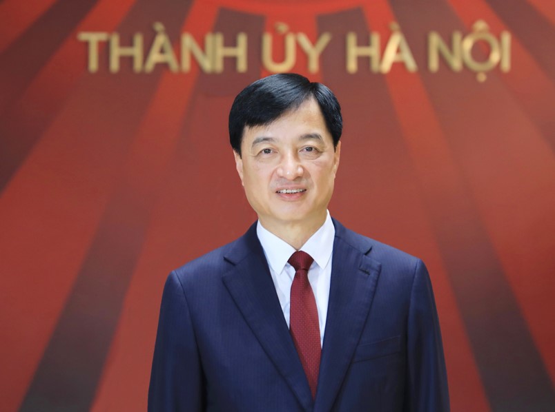 Politburo Member, Secretary of the Hanoi Party Committee Nguyen Duy Ngoc.