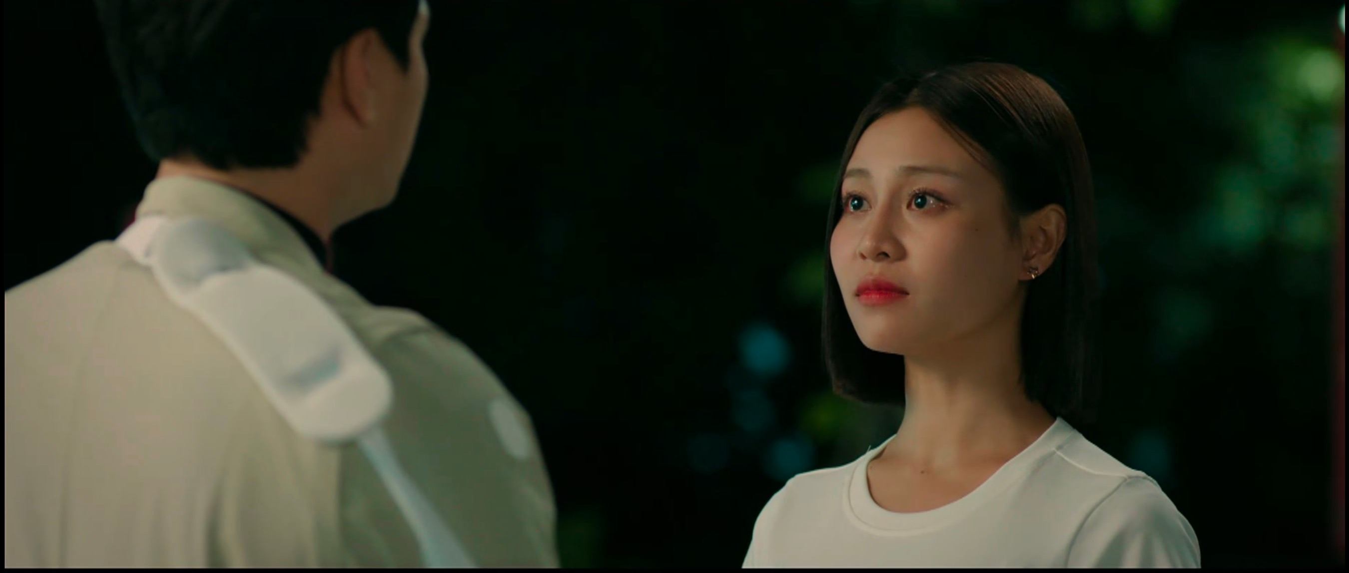 “Cach em mot milimet” cham den tam ly quen thuoc cua phu nu hien dai. Anh: Chup man hinh