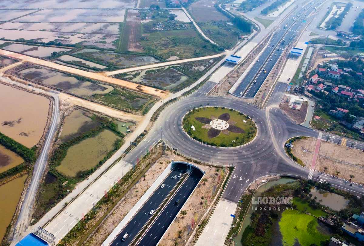 Phu Thu intersection. Photo: Luong Ha