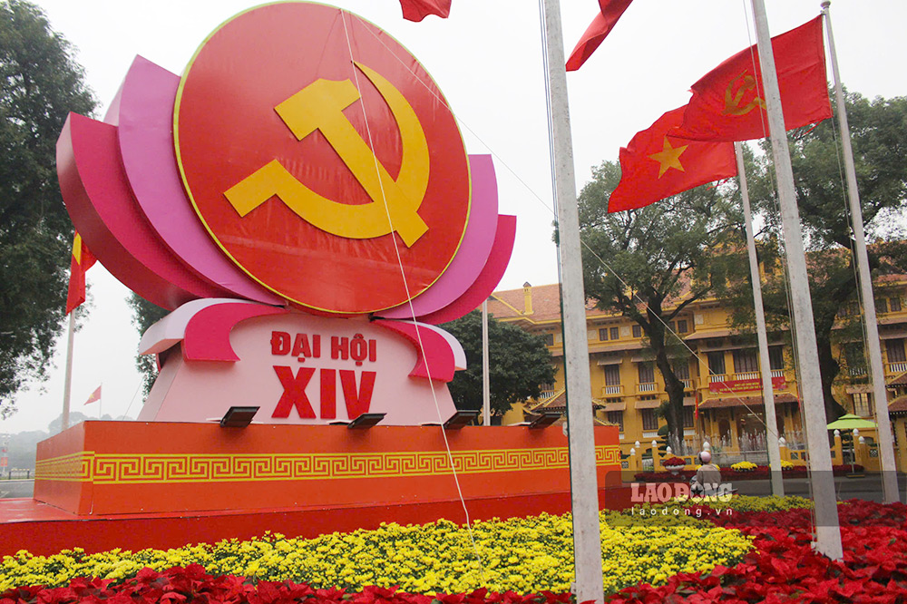 Trien lam tranh mung Xuan Binh Ngo 2026 voi chu de “Ma Dao”, dien ra tu ngay 15.1 den het ngay 28.2 tai khu vuc ho Hoan Kiem thu hut nguoi dan va du khach quan tam. Chu de duoc lua chon nhu mot thong diep van hoa giau y nghia, khoi goi tinh than khoi dau, chuyen dong va vuon len; nhan manh moi lien he ben chat giua coi nguon van hoa va hanh trinh phat trien cua cong dong trong ky nguyen moi. 