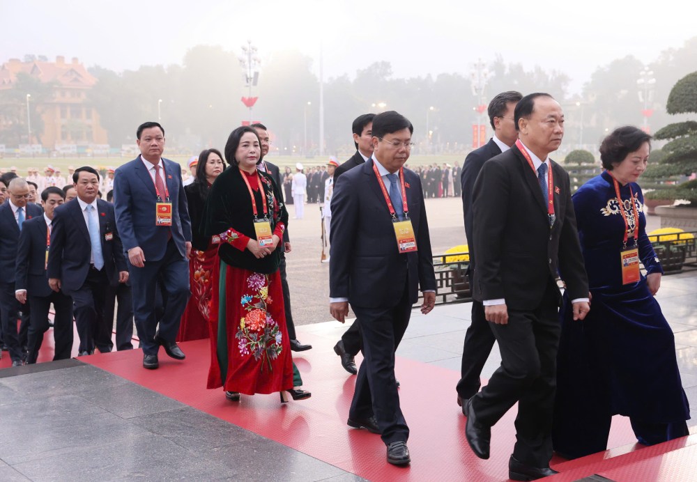 Cac dai bieu vao Lang vieng Chu tich Ho Chi Minh. Anh: Hai Nguyen