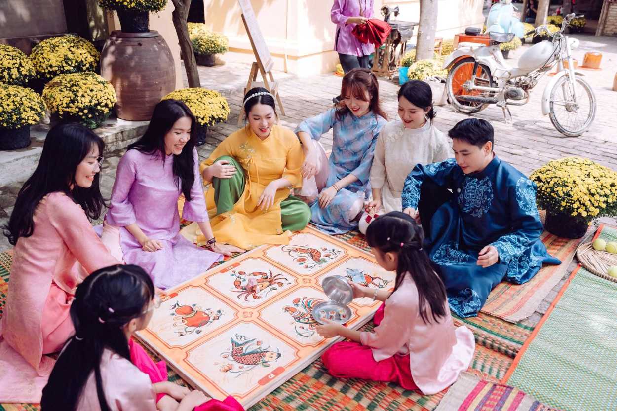 Khong khi Tet ngap tran trong ngay dau khai mac le hoi Tet Xua. Anh: Phuong Linh