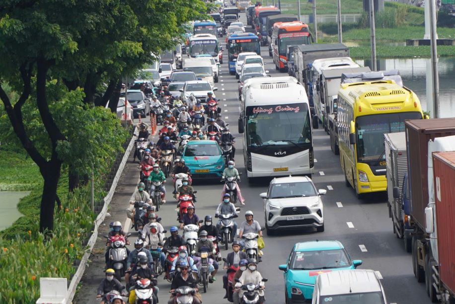 남부 지방 날씨는 낮에 맑습니다. 사진: 쩐푹