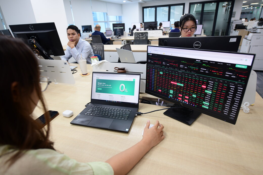 Cash flow is strongly circulating between stock groups on the stock market. Photo: Quang Dinh Kafi