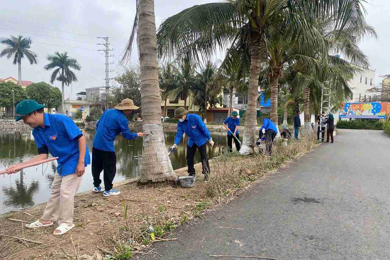 Doan vien thanh nien Hung Yen tham gia Ngay Chu nhat xanh huong ve Dai hoi XIV cua Dang. Anh: Tuoi tre Hung Yen
