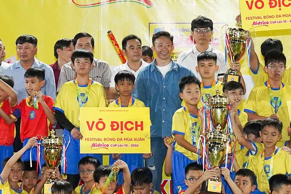 Player Chau Ngoc Quang attends the 2026 Spring Football Festival in Ho Chi Minh City. Photo: Dang Phuc