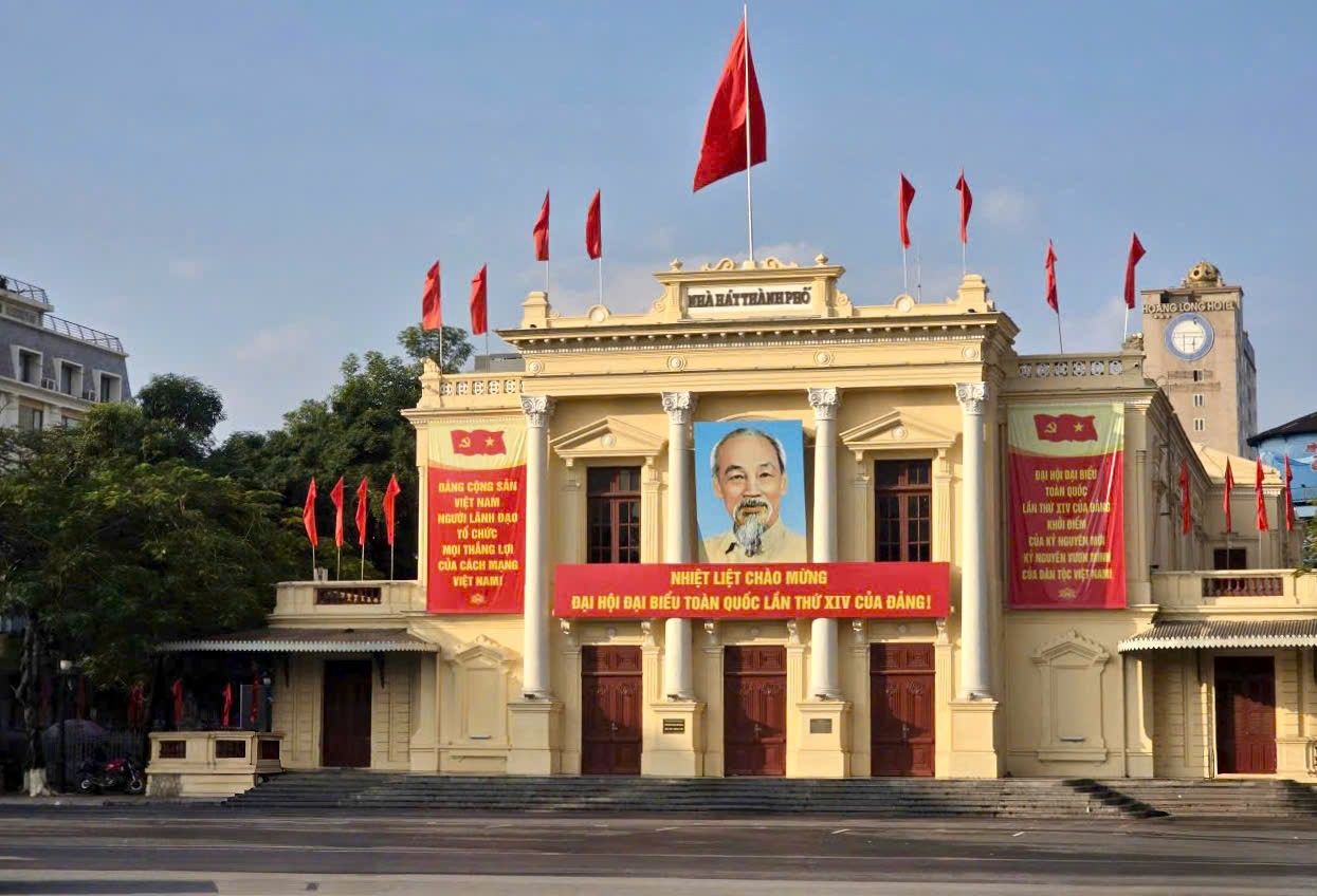 The space of the Hai Phong City Opera House has a spacious appearance in the days towards the 14th Congress. Photo: Mai Dung