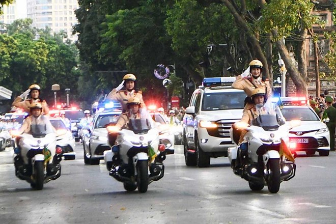 Hà Nội cấm đường, phân luồng giao thông nhằm bảo đảm an ninh, trật tự, an toàn giao thông phục vụ Đại hội XIV của Đảng. Ảnh: Tô Thế