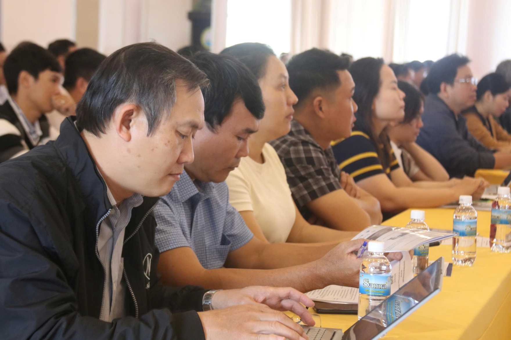 More than 1,000 students participate in the network security human resource training program in Khanh Hoa province. Photo: Phuong Linh