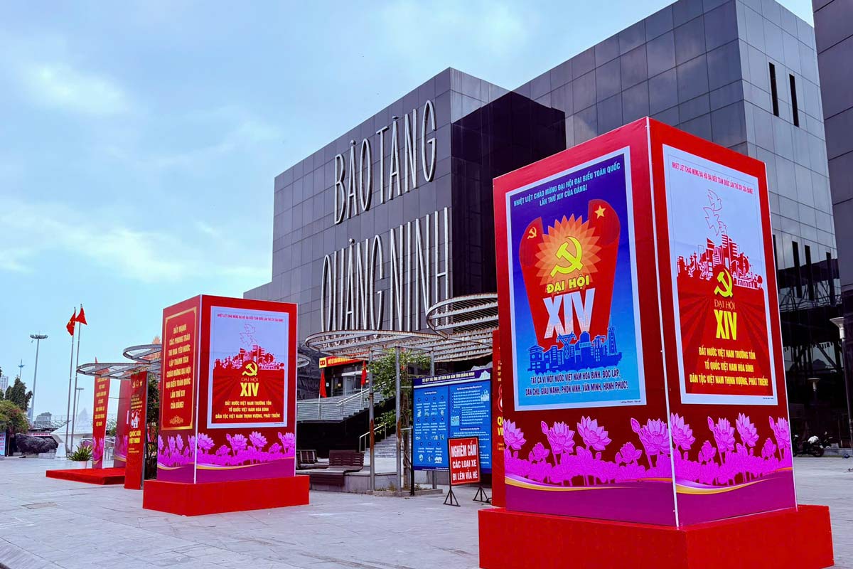 Cac pano duoc the hien sinh dong voi nhieu tranh co dong, tuyen truyen dam net ve muc dich, y nghia, tam quan trong cua Dai hoi Dang toan quoc va muc tieu trong ky nguyen vuon minh cua dan toc. Anh: Thanh Tung