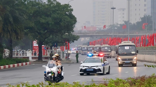 Hanoi traffic is smooth to serve the 14th Congress. Photo: Hoang Ha