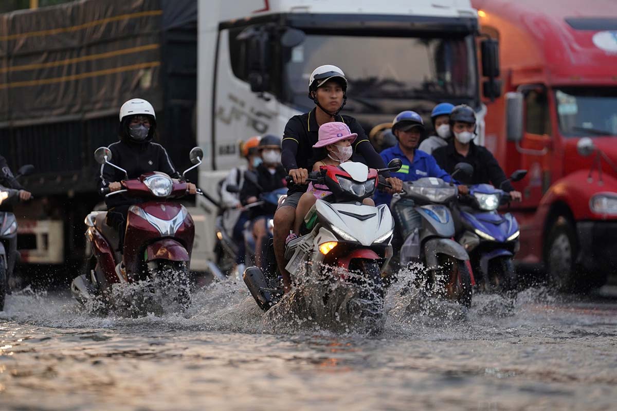 High tide in the South is about to peak. Photo: Nhu Quynh