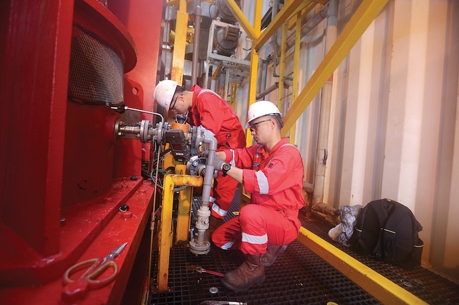 Nguoi lao dong Petrovietnam luon nhiet tinh huong ung cac phong trao thi dua do Cong doan to chuc. Anh: CDP