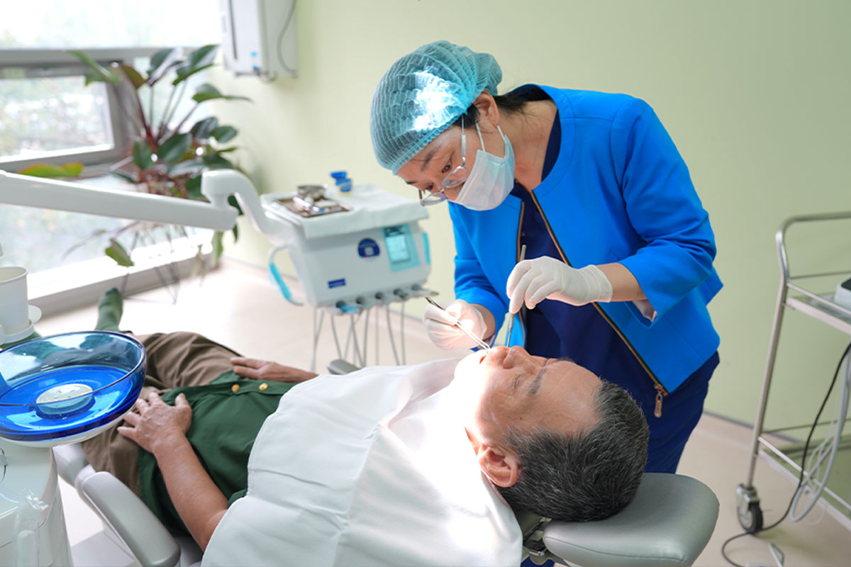 Giving smiles, sending gratitude to wounded and sick soldiers and veterans