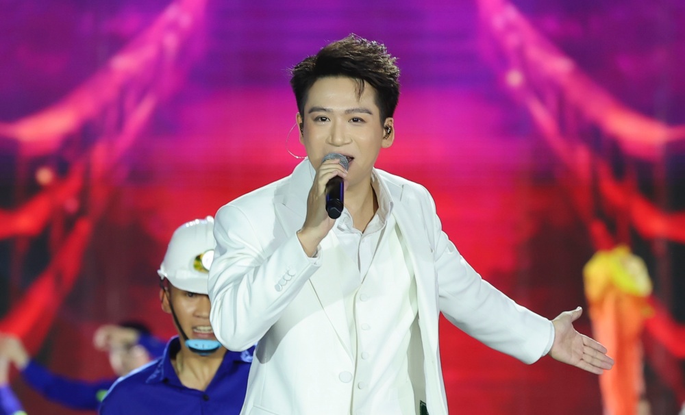 Singer Do Hoang Hiep. Photo: NVCC