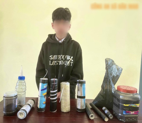 Một học sinh tự chế tạo pháo nổ theo video hướng dẫn trên mạng