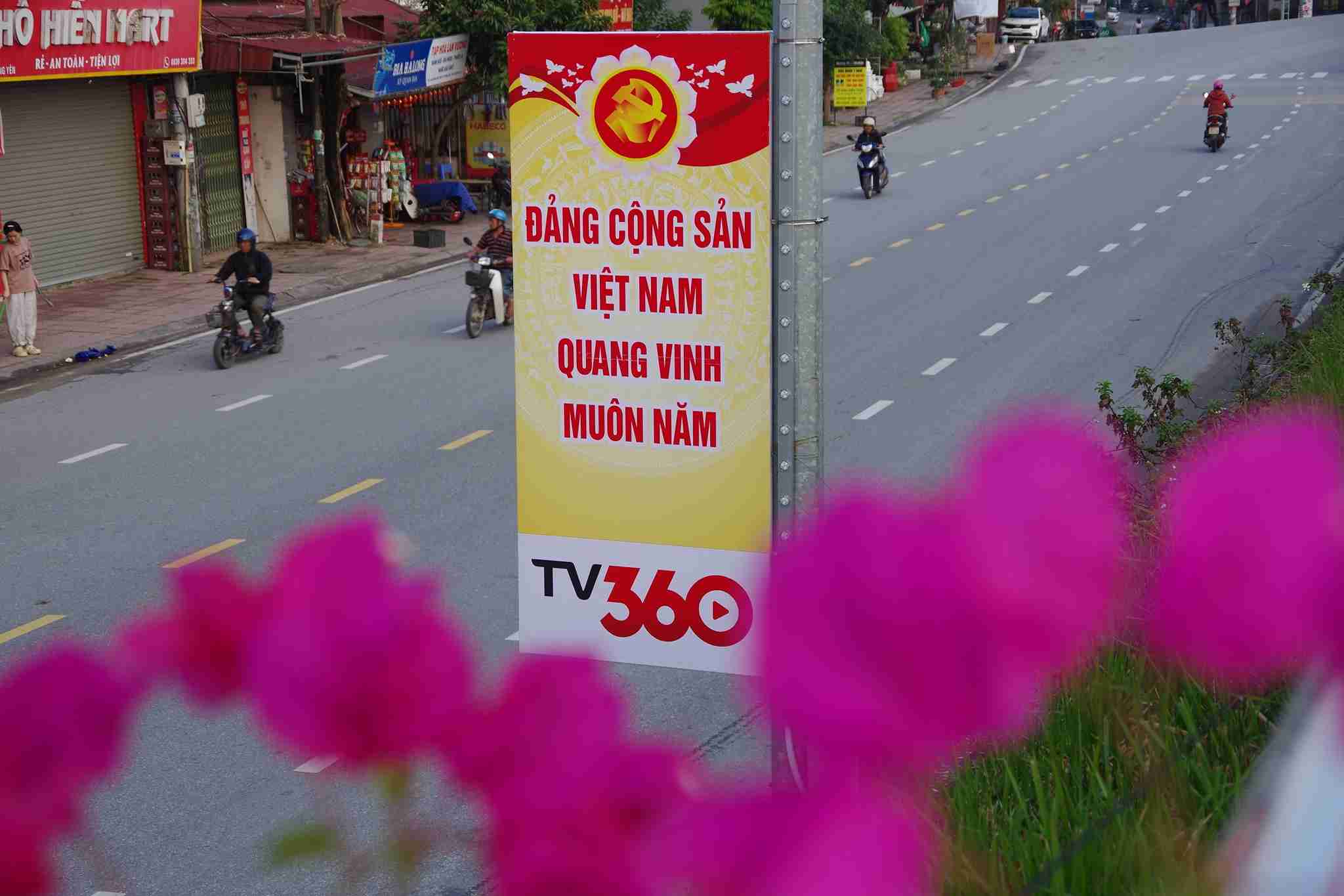 Visual propaganda work in Hong Chau ward creates a solemn and orderly highlight. Photo: Hong Chau Ward