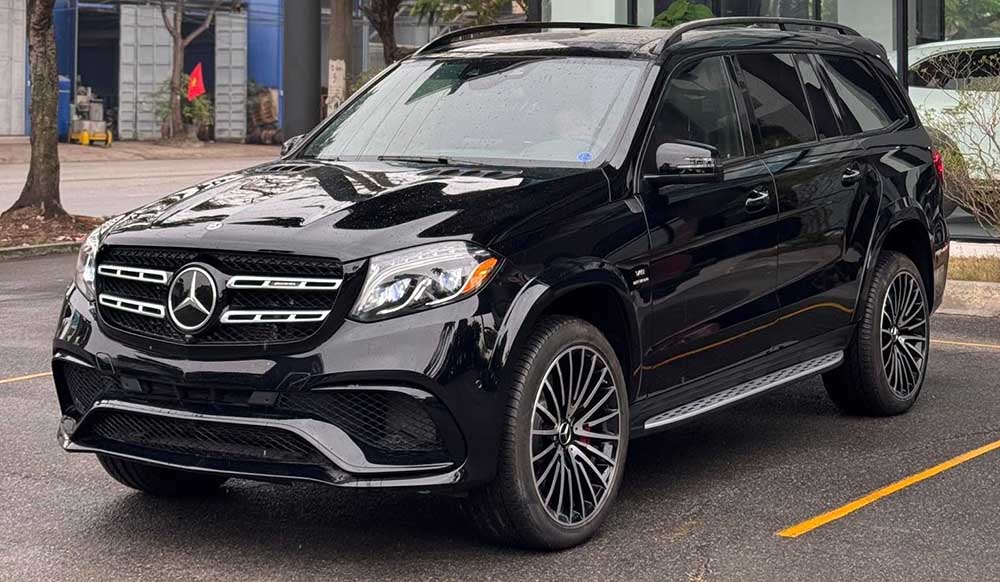 Mercedes-AMG GLS 63 4Matic X166 generation appeared in Vietnam in a near-new state, attracting attention thanks to a twin-turbo V8 engine and high performance configuration. Photo: Anh Vu