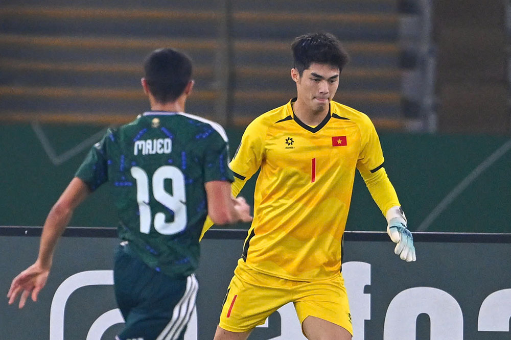 Goalkeeper Trung Kien maintains stable form with U23 Vietnam. Photo: AFC