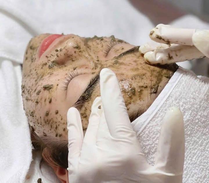 Beautifying by taking care of your skin every day will help housewives confidently welcome the Lunar New Year. Photo: Huong Lee