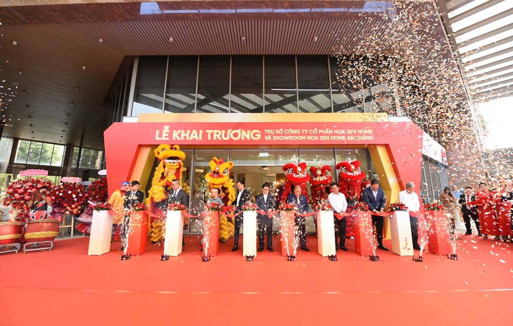 La societe par actions Hoa Sen Home, inaugure son siege social au 72 Nguyen Co Thach, zone urbaine de Sala, Ho Chi Minh-Ville. Photo: Fournie par l'entreprise