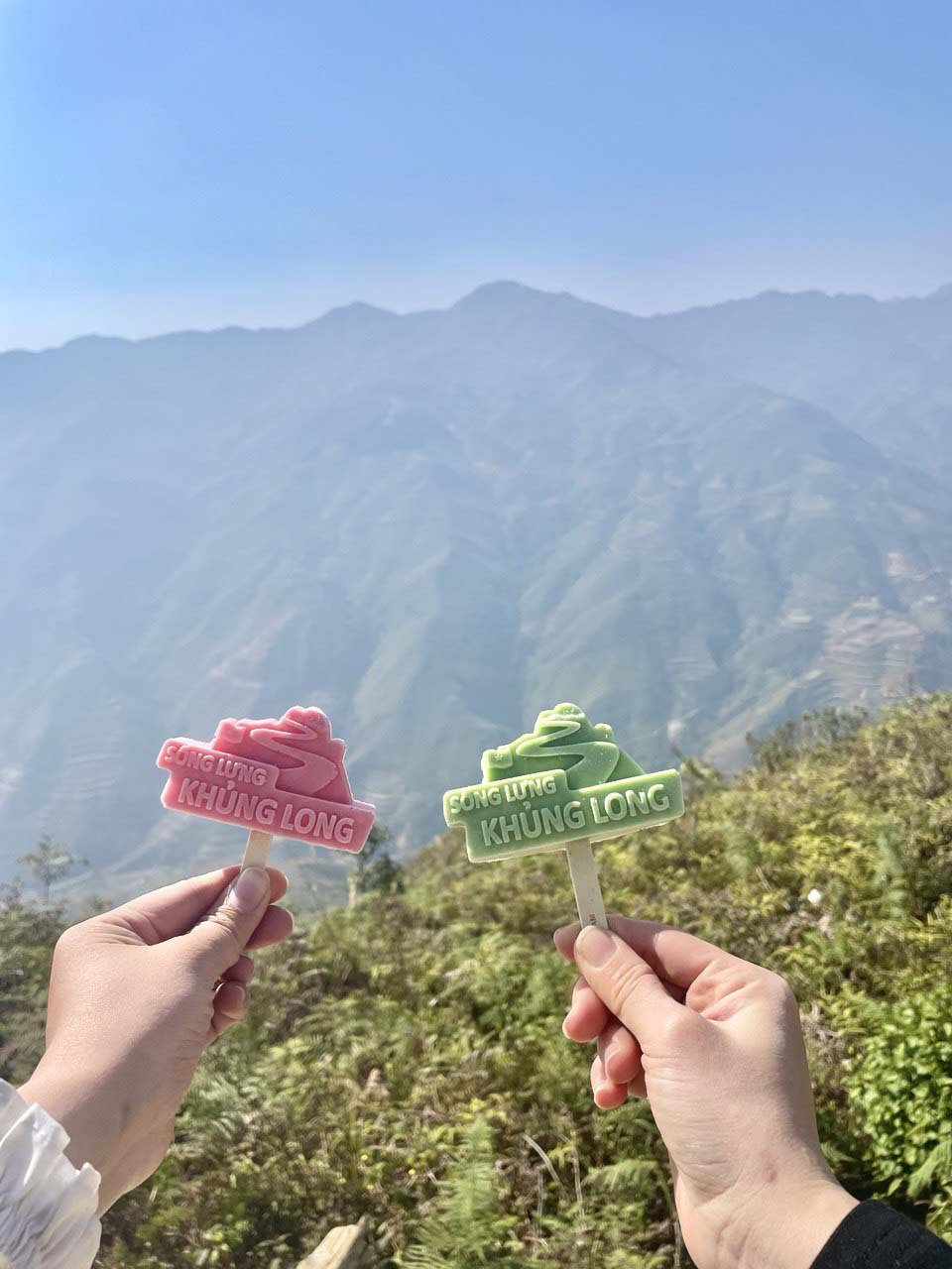 Que kem check-in ở sống lưng.