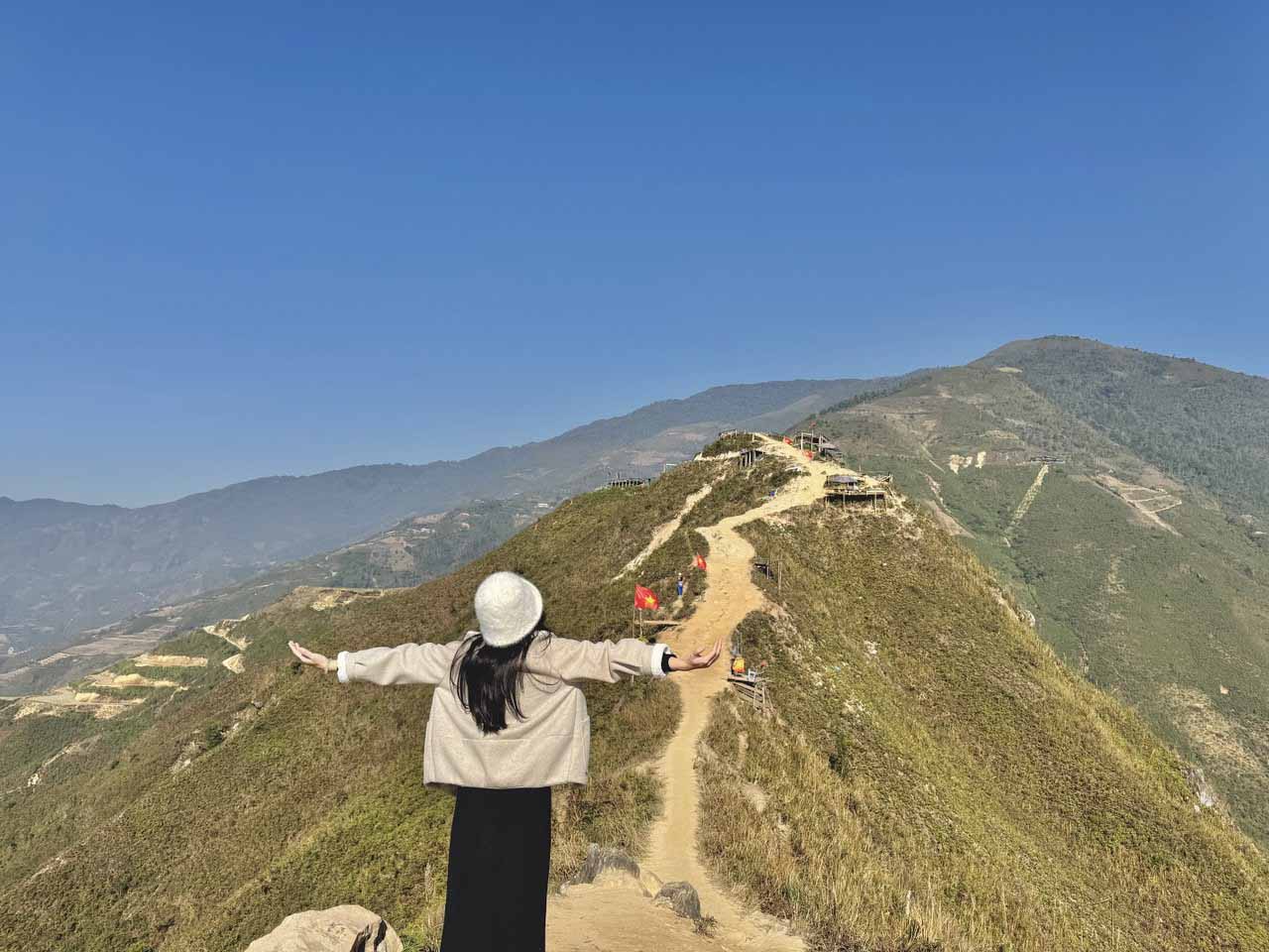 Sống lưng Khủng long – điểm đến thách thức nhất khi du lịch Tà Xùa.